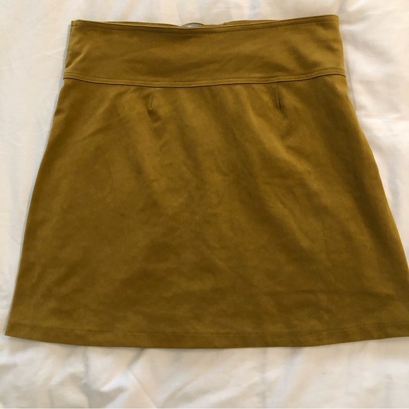 MOLLY BRACKEN faux suede belted skirt. Size S. - Picture 7 of 11
